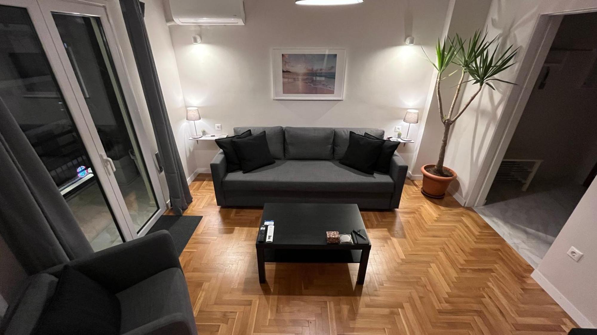 4 Newly Renovated Charming Apartments Steps From Panormou Metro Station Atény Pokoj fotografie