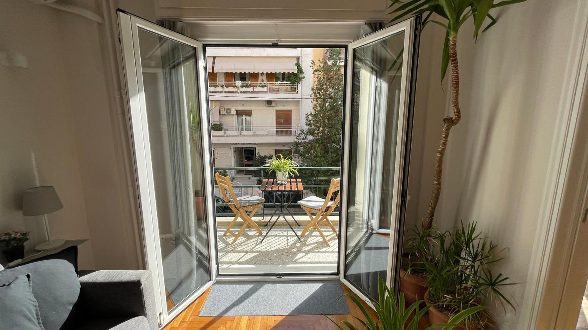4 Newly Renovated Charming Apartments Steps From Panormou Metro Station Atény Pokoj fotografie