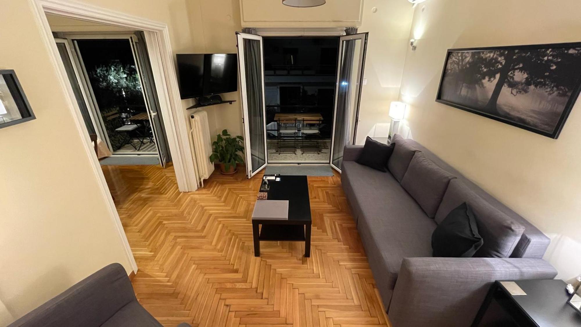 4 Newly Renovated Charming Apartments Steps From Panormou Metro Station Atény Pokoj fotografie